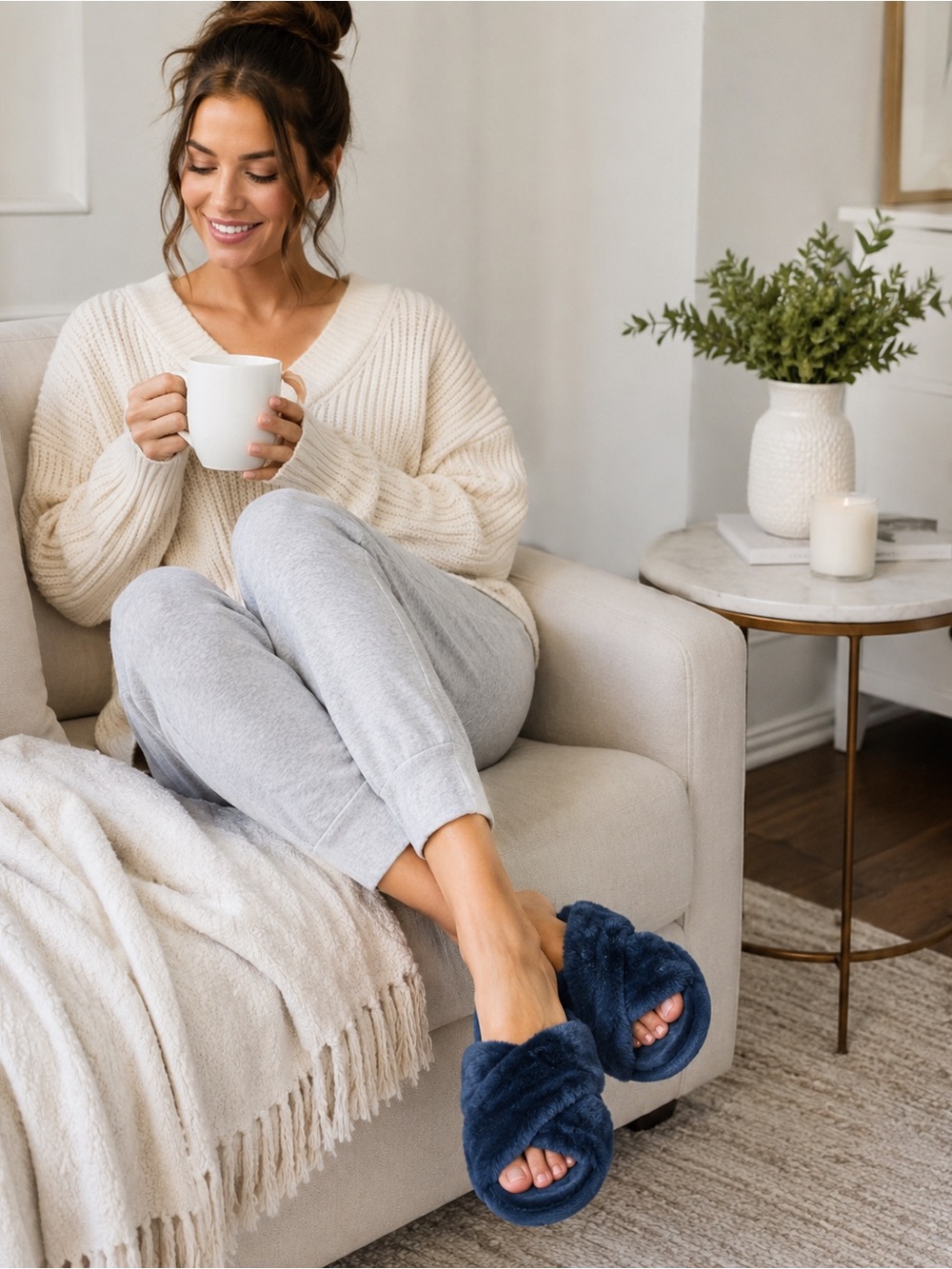 Rachel Rachel Roy Navy Plush Faux Fur Cross Band House Slippers Women’s M 7-8